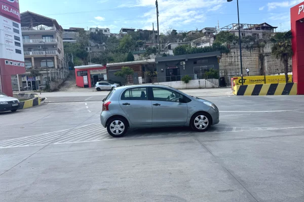 Auto in Vendita a Santa Quaranta, Toyota, 2007 Diesel,Kambio Manual Pagamento 3,500  Euro.