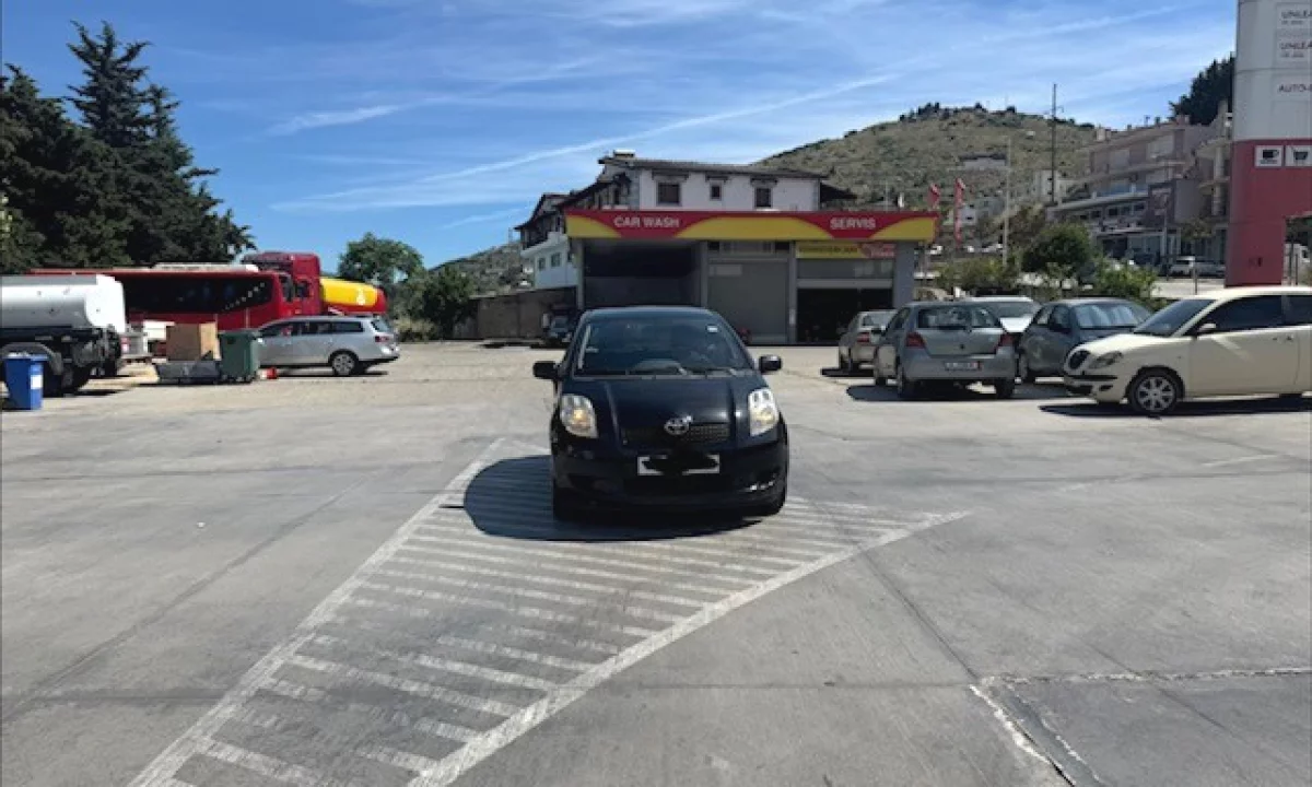 Makina ne shitje ne Sarande, Toyota, 2007 Diesel,Kambio Manual Pagesa 3,500  Euro.