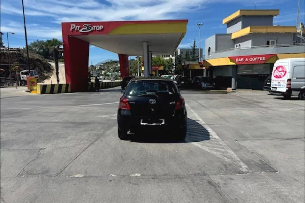 Makina ne shitje ne Sarande, Toyota, 2007 Diesel,Kambio Manual Pagesa 3,500  Euro.