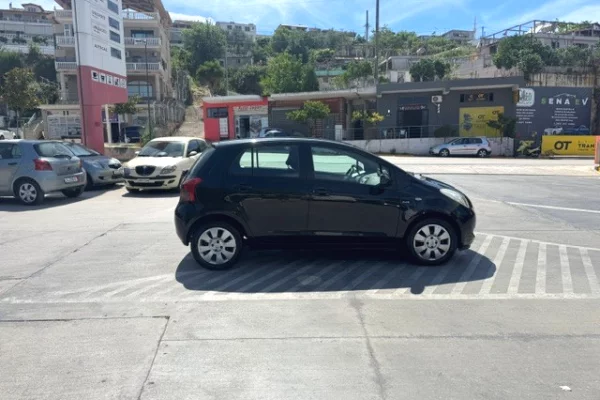 Makina ne shitje ne Sarande, Toyota, 2007 Diesel,Kambio Manual Pagesa 3,500  Euro.