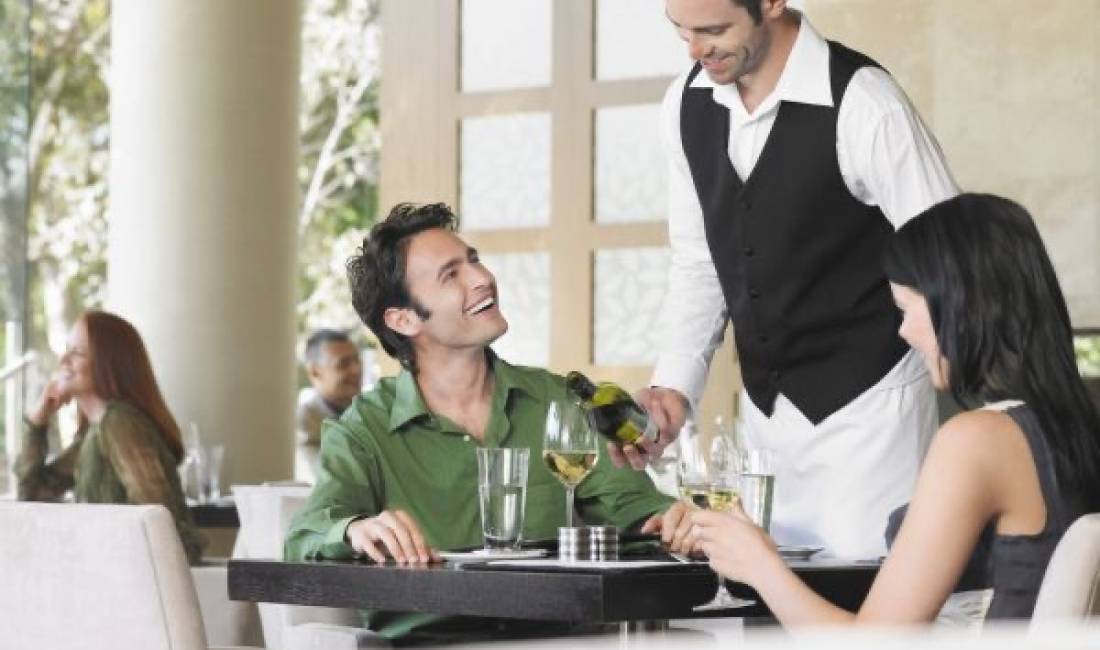 Offerte di lavoro a Tirana, Profession Kamarier/e dhe Banakier/e , , Pagamento Trattabile.