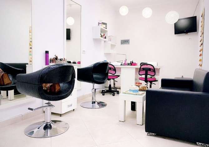 Njoftime Pune per Parukiere/ Estetiste per thojnt ne Tirane