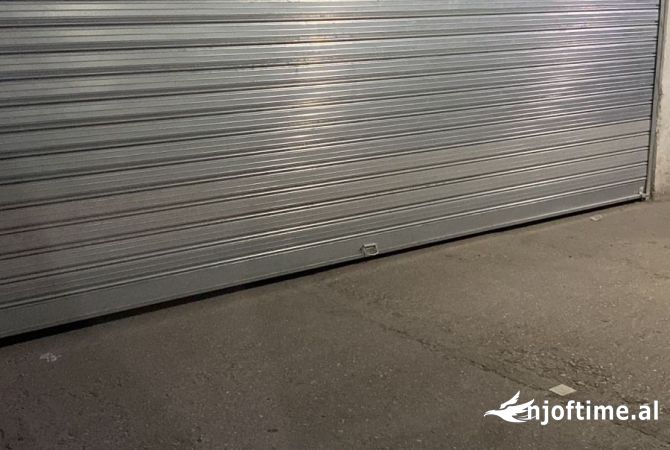 Business Property for Rent 4+1 in Tirana - 80 Euro