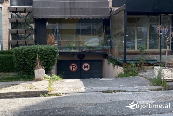Business Property for Rent 4+1 in Tirana - 80 Euro