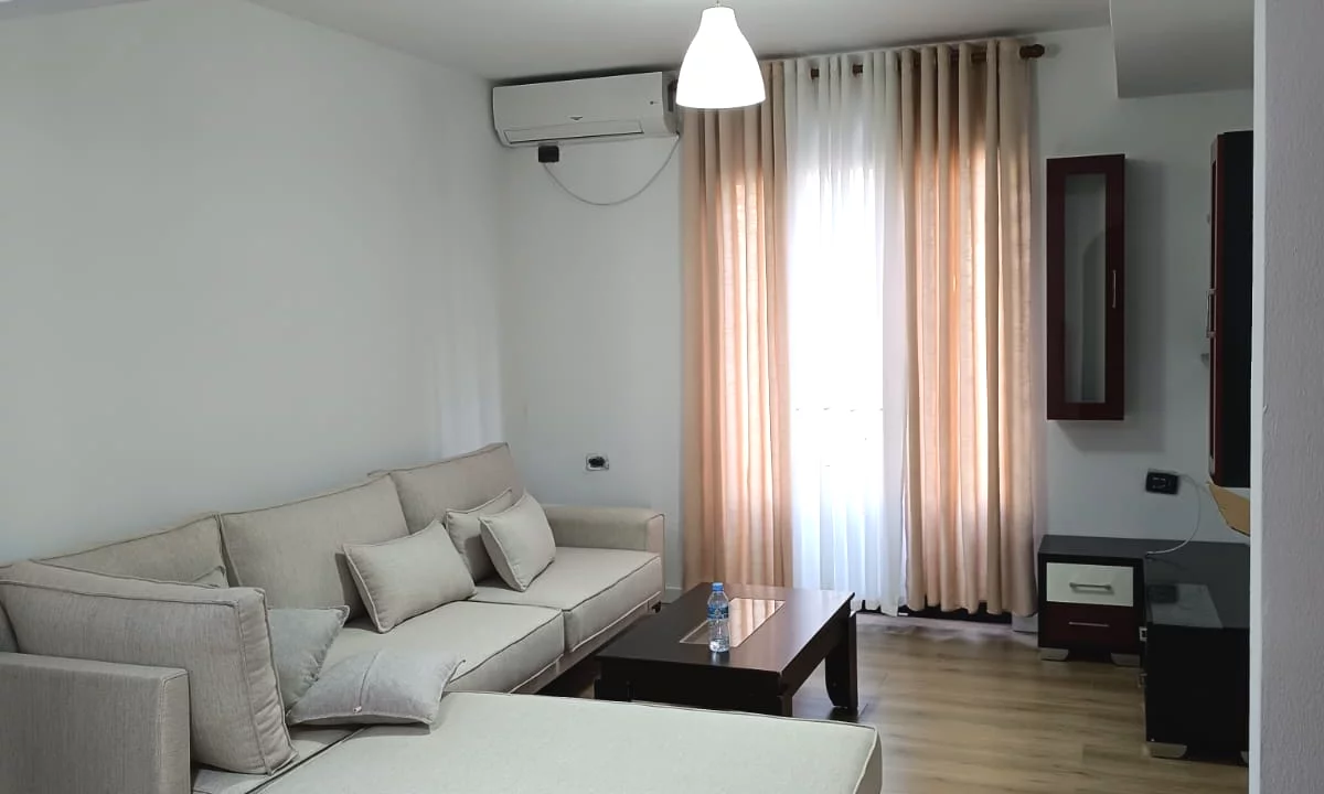Shtepi me qera Apartament ne Tirane, 1+1, Mobilimi E mobiluar, Pagesa 40,000  Leke.