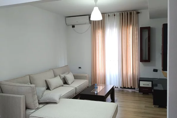 Shtepi me qera 1+1 ne Tirane - 40,000 Leke