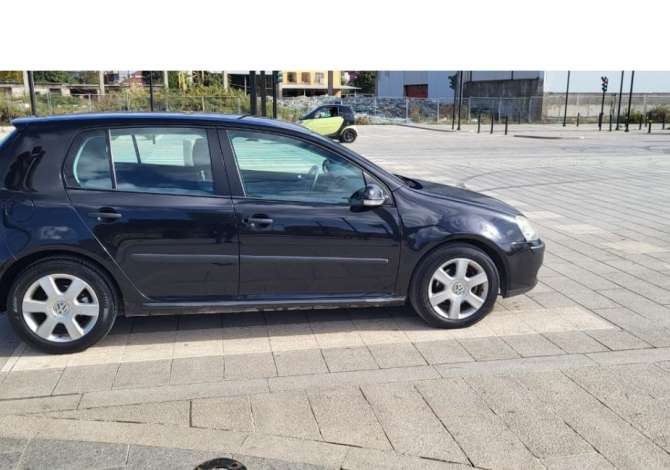 Makine me Qera Golf 5 duke filluar nga 25 euro ne dite
