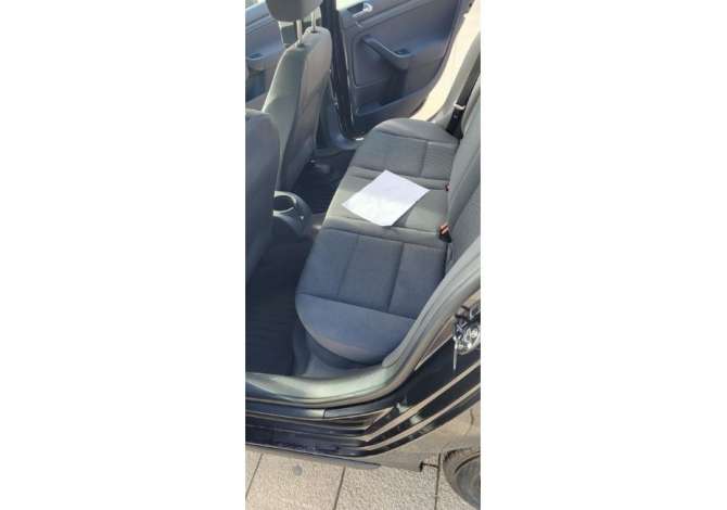 Makine me Qera Golf 5 duke filluar nga 25 euro ne dite