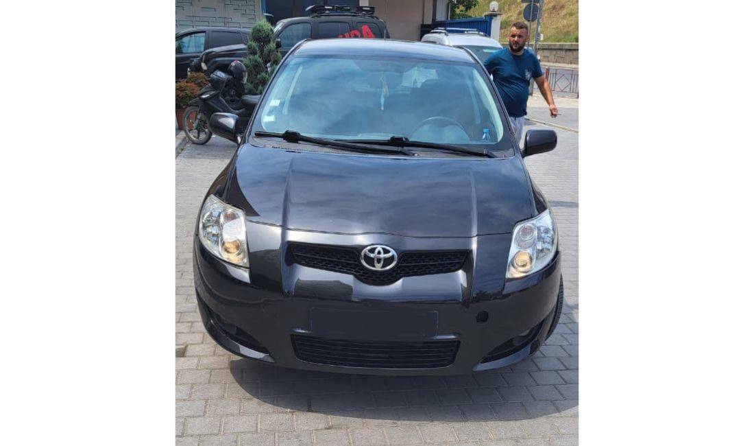 Jepet me qera Makina Toyota Auris duke filluar nga 30 euro dita