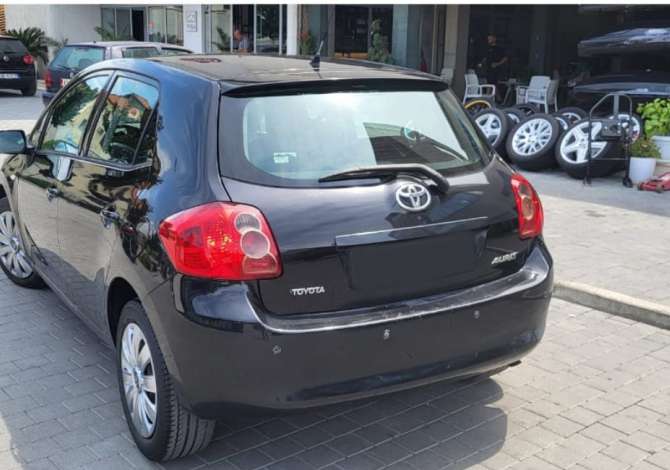 Jepet me qera Makina Toyota Auris duke filluar nga 30 euro dita
