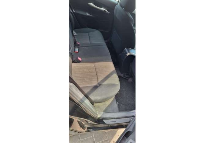 Jepet me qera Makina Toyota Auris duke filluar nga 30 euro dita