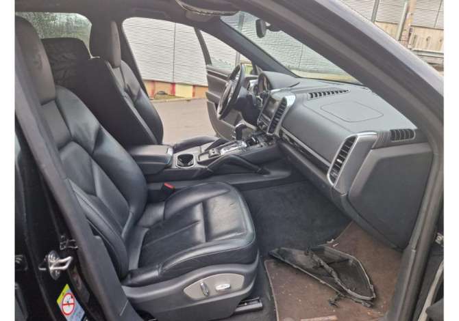 Jepet makine PORSCHE CAYENNE me qera ditore duke filluar nga 120 euro