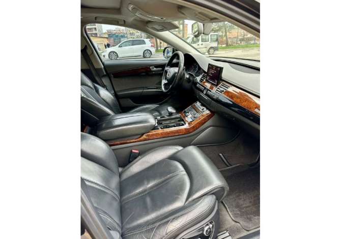 Jepet makina me qera Makina Audi 8 duke filluar nga 175 Euro dita 