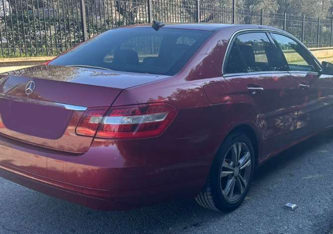 Jepet me qera Makina E Class duke filluar me 40 euro dita