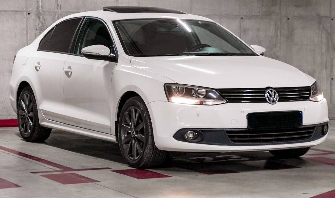 Makina me qera me cmime ekonomike Volkswagen Jetta 38 Euro dita.Rinas , Tirane 