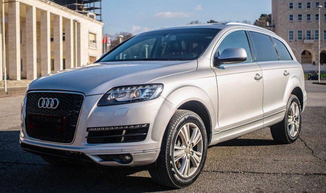 Jepet me qera Makina Audi Q7 duke filluar nga 100 euro dita