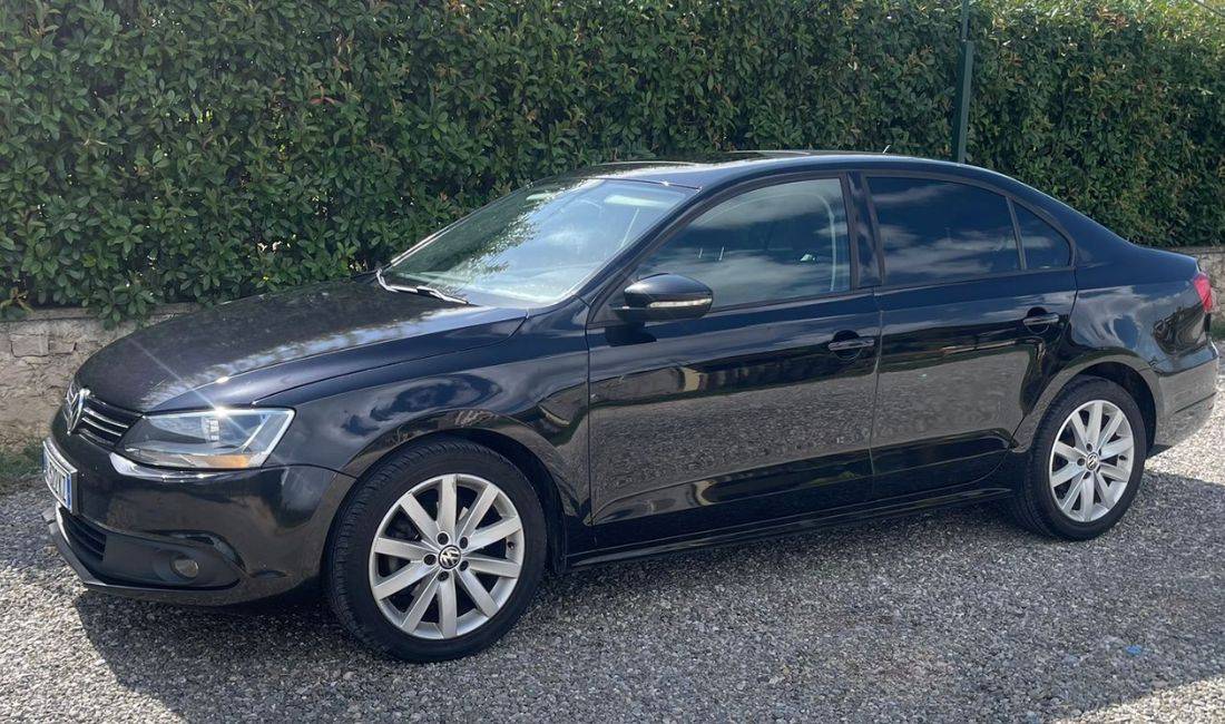 Jepet me qera Makina VolksWagen Jetta me cmim duke filluar nga 40 Euro dita