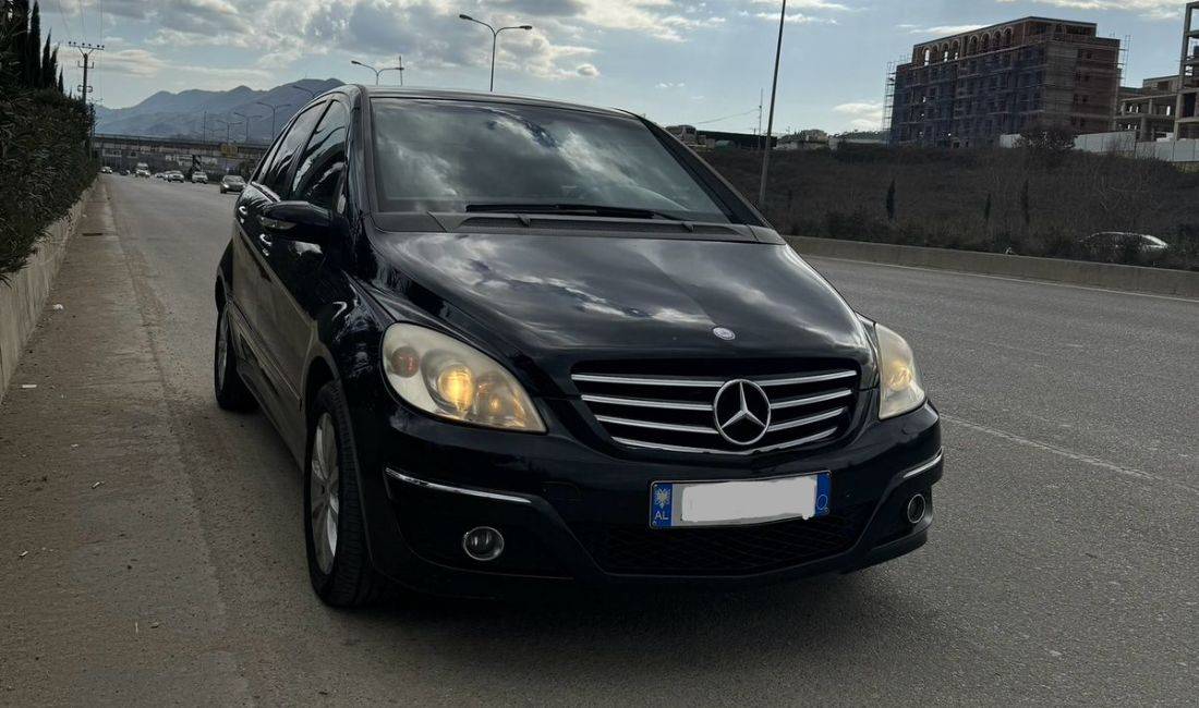 Makina me qera me cmim ekonomik Mercedes Benz B Class 27 Euro/dita.Rinas