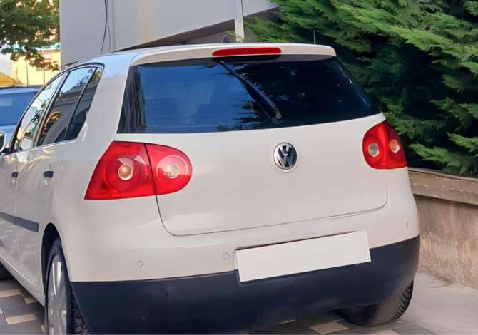 Jepet me qera Makina Volkswagen Golf 5 me cmim ditor duke filluar nga 30 Euro dita