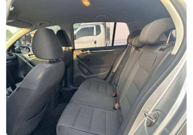 Jepet me qera Makina Volkswagen Golf 6 per 30  Euro dita. Rinas 