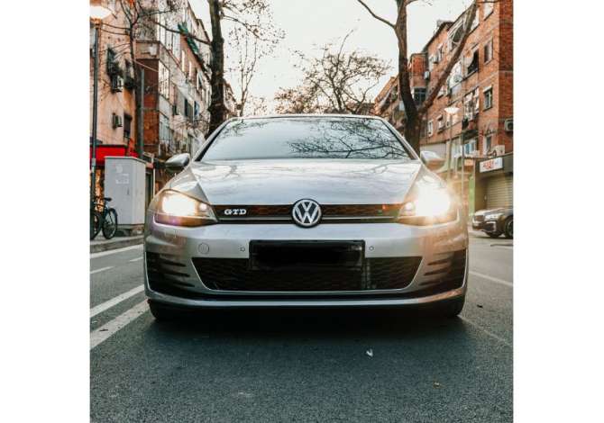Jepet me qera Makina Volkswagen Golf 7 me cmim ditor duke filluar nga 40 Euro 