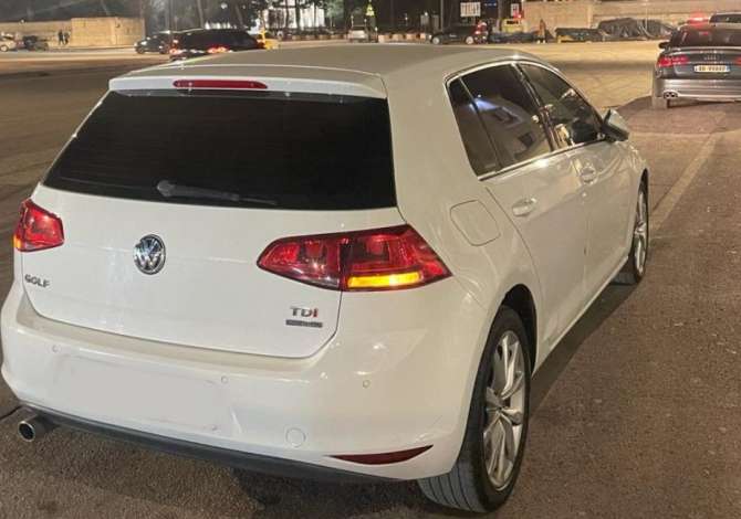 Jepet me qera Makina Volkswagen Golf 7 me cmim ditor duke filluar nga 40 Euro