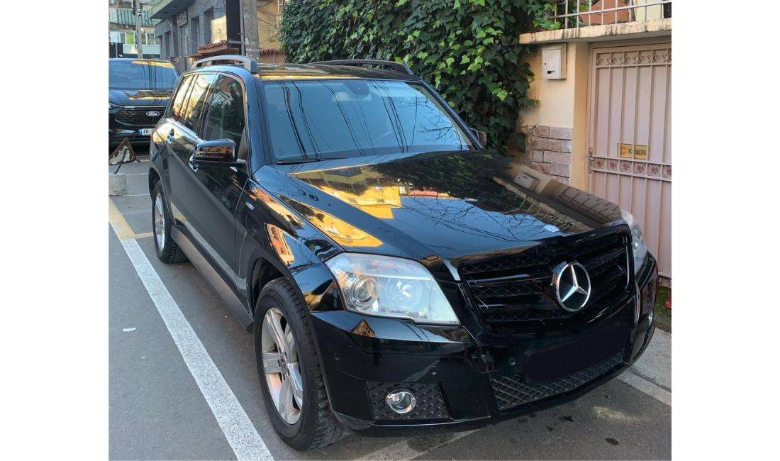 Jepet me qera Makina Mercedes Benz GLK me cmim ditor duke filluar nga 50 Euro 