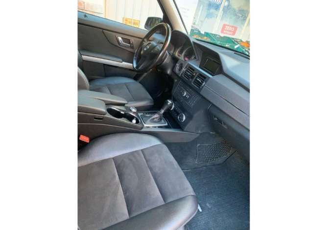 Jepet me qera Makina Mercedes Benz GLK me cmim ditor duke filluar nga 50 Euro 