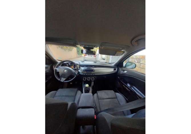 Jepet me qera Makina Alfa Xhulieta me cmim ditor duke filluar nga 25 Euro 