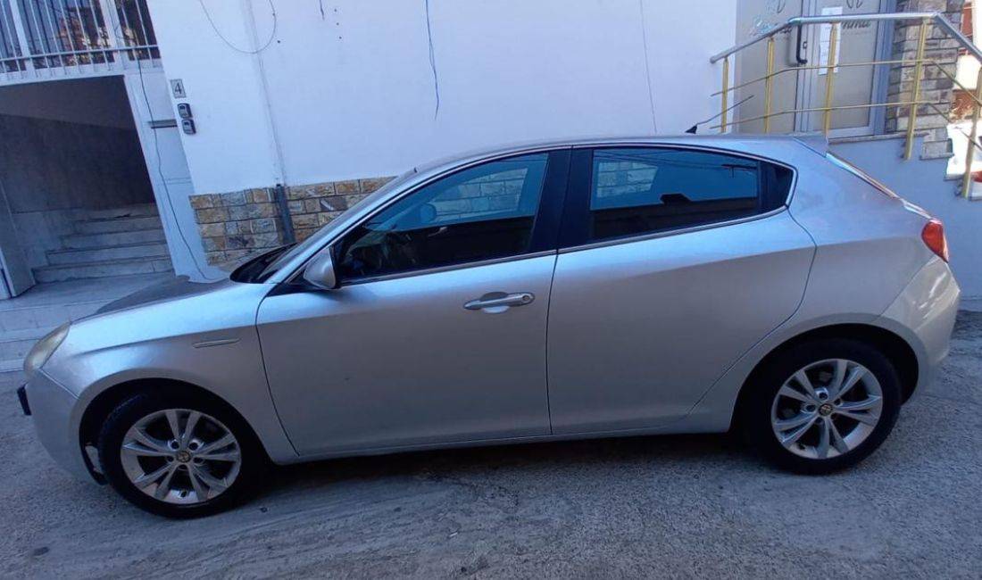 Jepet me qera Makina Alfa Xhulieta me cmim ditor duke filluar nga 25 Euro 