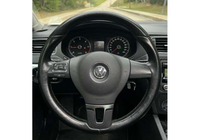 Makine me qera ne Rinas Tirane - Volkswagen Jetta me cmim ditor 40 Euro