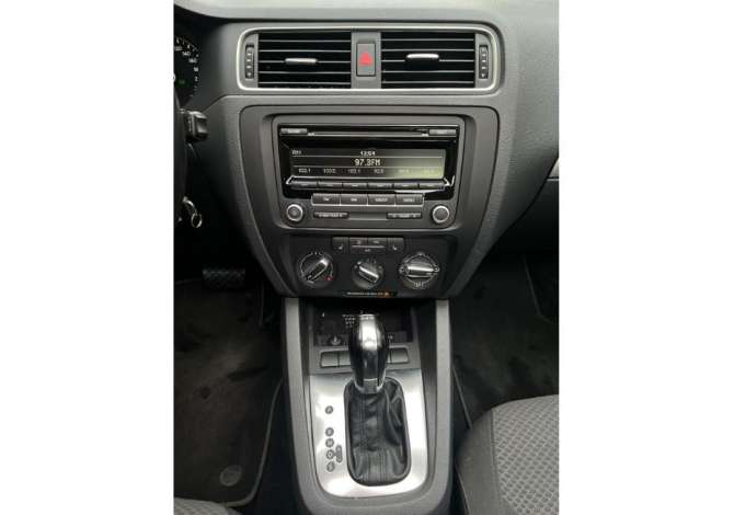 Makine me qera ne Rinas Tirane - Volkswagen Jetta me cmim ditor 40 Euro
