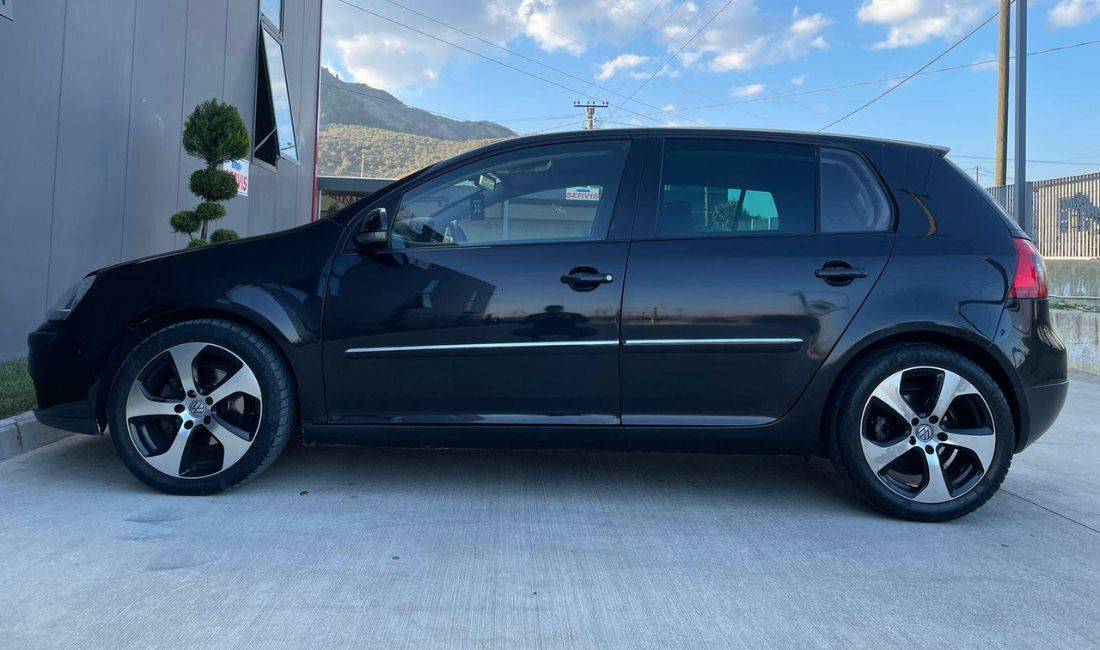 Golf 5 me qera duke filluar nga 35 Euro dita