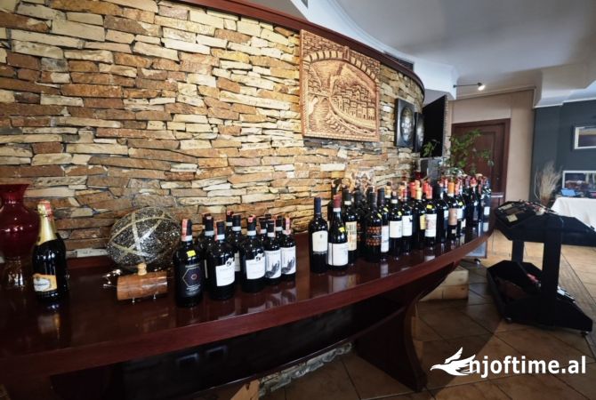 Shitet Restoranti. Prone + Biznes I Ngritur 