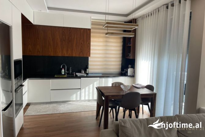Shtepi ne shitje Apartament ne Tirane, 2+1, Mobilimi E mobiluar, Pagesa 440,000  Euro.