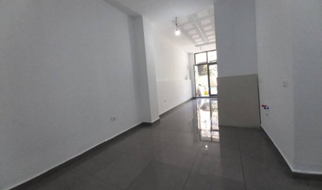 JEPET ME QIRA AMBJENT - SELVIA