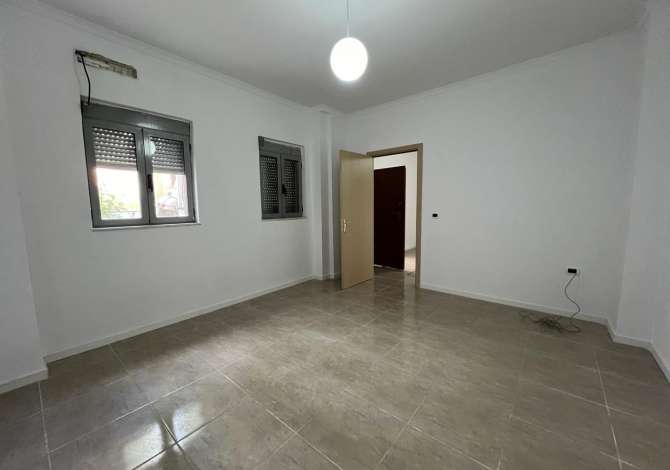 Ambient biznesi me qera 3+1 ne Tirane - 400 Euro
