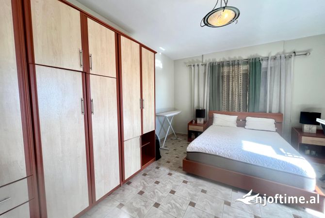 Shtepi ne shitje Apartament ne Durres, 3+1, Mobilimi E mobiluar, Pagesa 220,000  Euro.