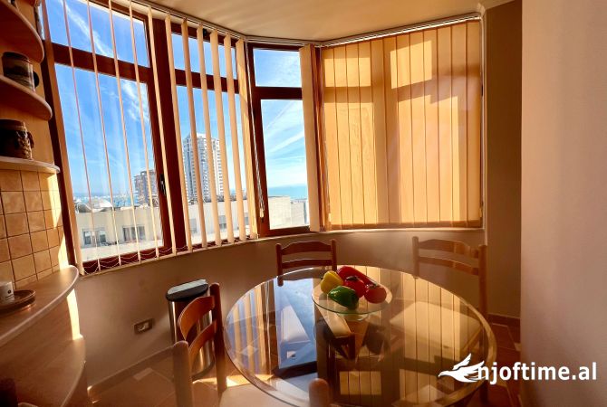 Shtepi ne shitje Apartament ne Durres, 3+1, Mobilimi E mobiluar, Pagesa 220,000  Euro.