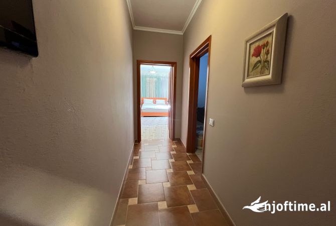 Shtepi ne shitje Apartament ne Durres, 3+1, Mobilimi E mobiluar, Pagesa 220,000  Euro.