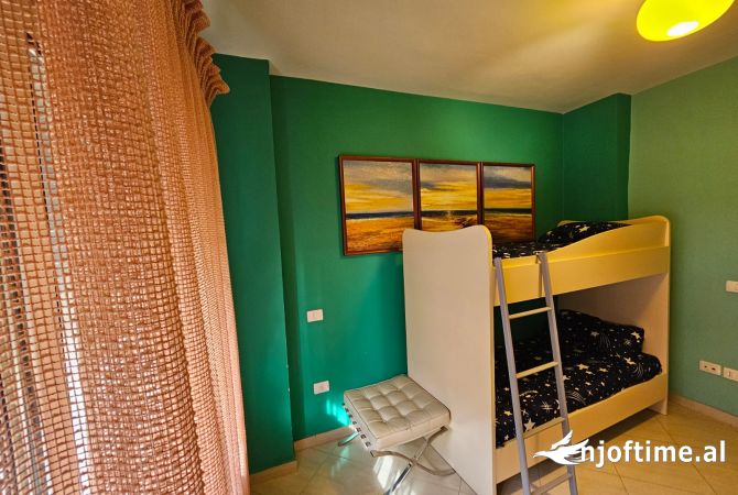 Shtepi ne shitje Apartament ne Durres, 2+1, Mobilimi E mobiluar, Pagesa 130,000  Euro.