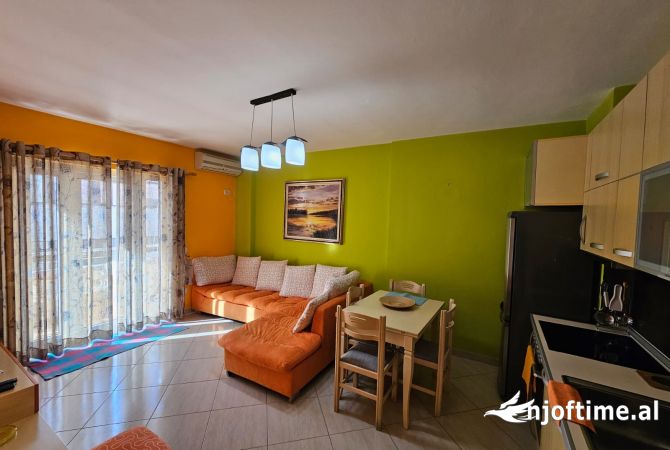 Shtepi ne shitje Apartament ne Durres, 2+1, Mobilimi E mobiluar, Pagesa 130,000  Euro.