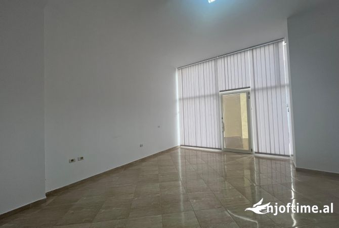 JEPET ME QERA AMBIENT BIZNESI 65 m² (FRESK)