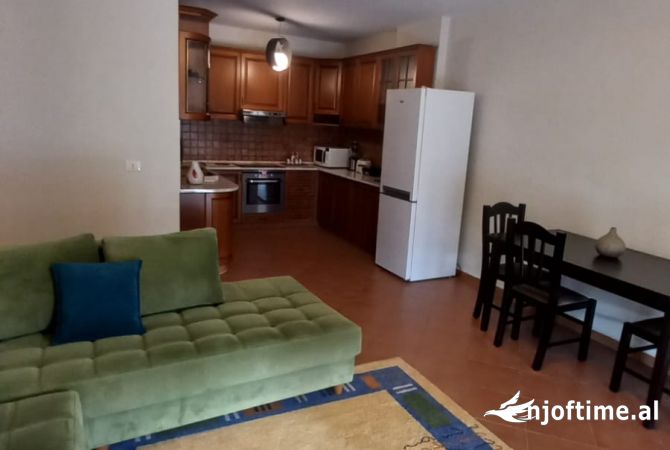 Shtepi me qera Apartament ne Tirane, 1+1, Mobilimi E mobiluar, Pagesa 850  Euro.