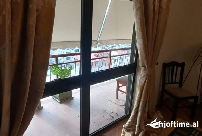 Shtepi me qera Apartament ne Tirane, 1+1, Mobilimi E mobiluar, Pagesa 850  Euro.