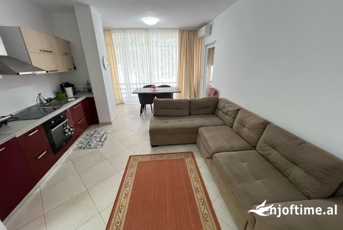 Shtepi ne shitje Apartament ne Durres, 2+1, Mobilimi E mobiluar, Pagesa 200,000  Euro.