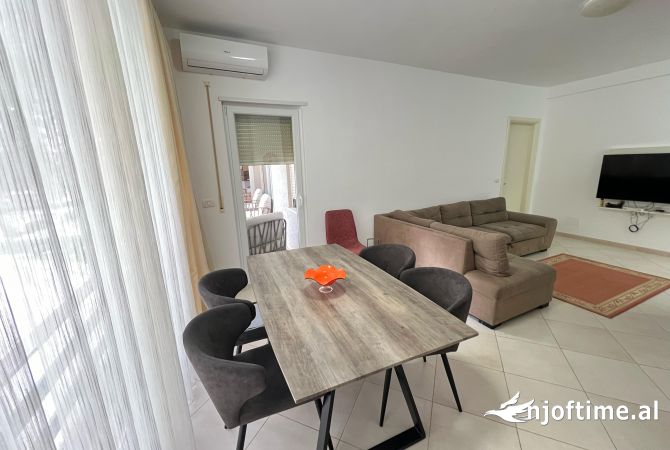 Shtepi ne shitje Apartament ne Durres, 2+1, Mobilimi E mobiluar, Pagesa 200,000  Euro.