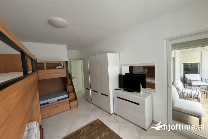 Shtepi ne shitje Apartament ne Durres, 2+1, Mobilimi E mobiluar, Pagesa 200,000  Euro.