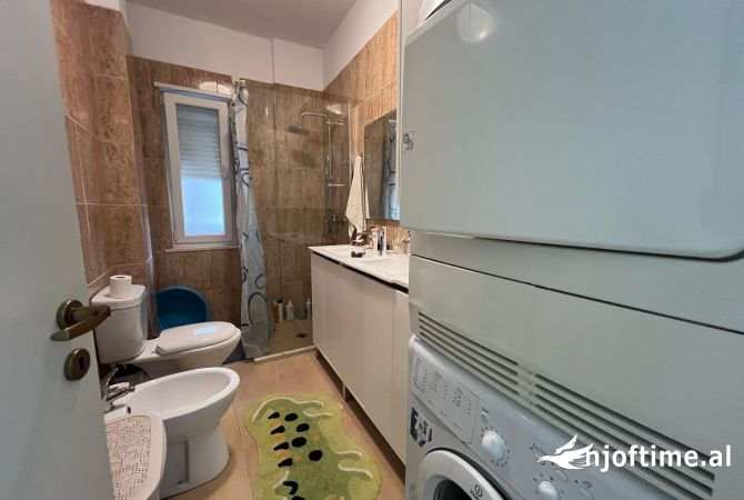 Shtepi ne shitje Apartament ne Durres, 2+1, Mobilimi E mobiluar, Pagesa 200,000  Euro.
