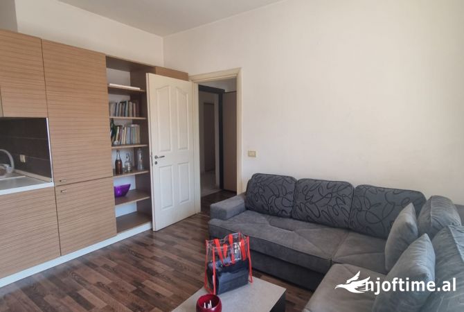 Shtepi ne shitje Apartament ne Tirane, 1+1, Mobilimi E mobiluar, Pagesa 84,000  Euro.